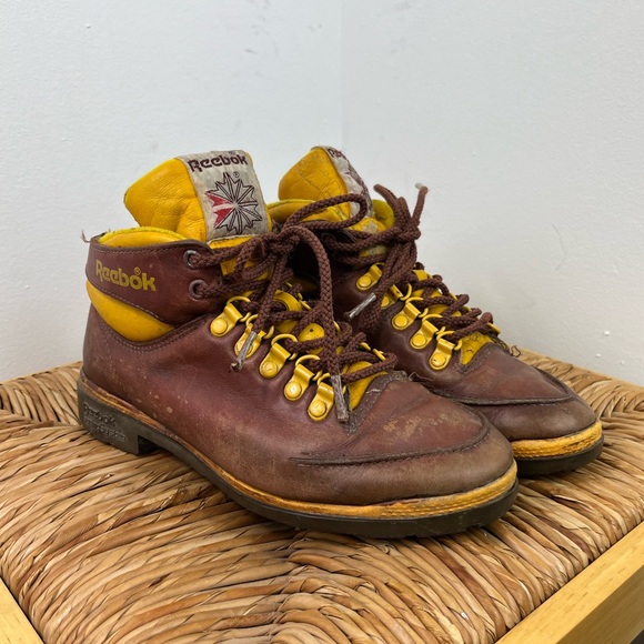 Vintage Brown Leather Reebok Hiking Boots Sz 7 1/2 - Picture 1 of 16